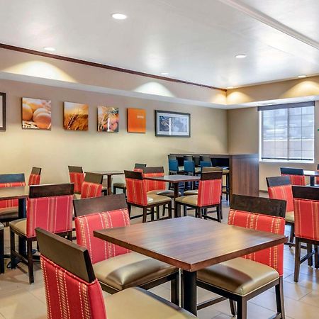 קאסל רוק Comfort Suites מראה חיצוני תמונה