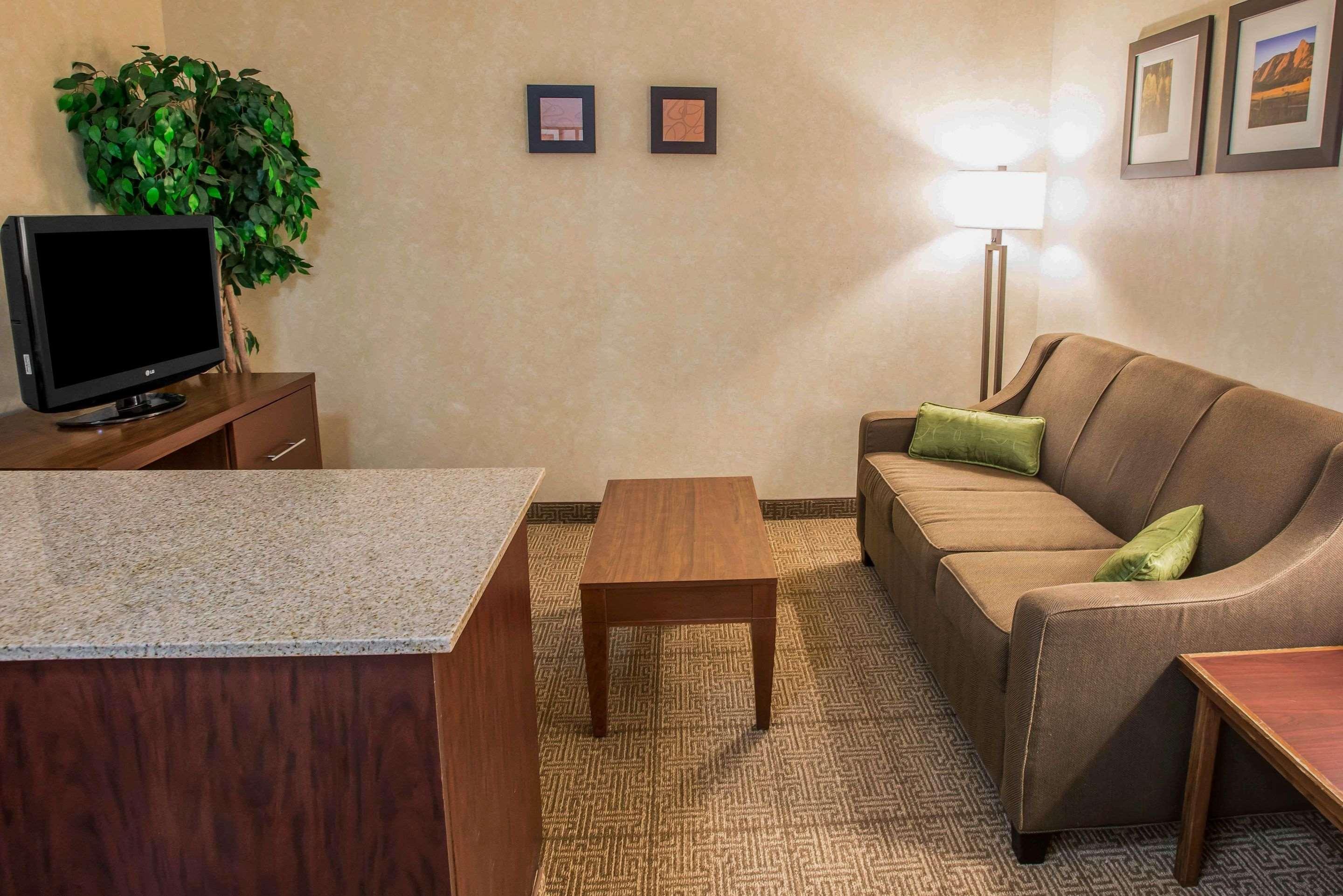 קאסל רוק Comfort Suites מראה חיצוני תמונה