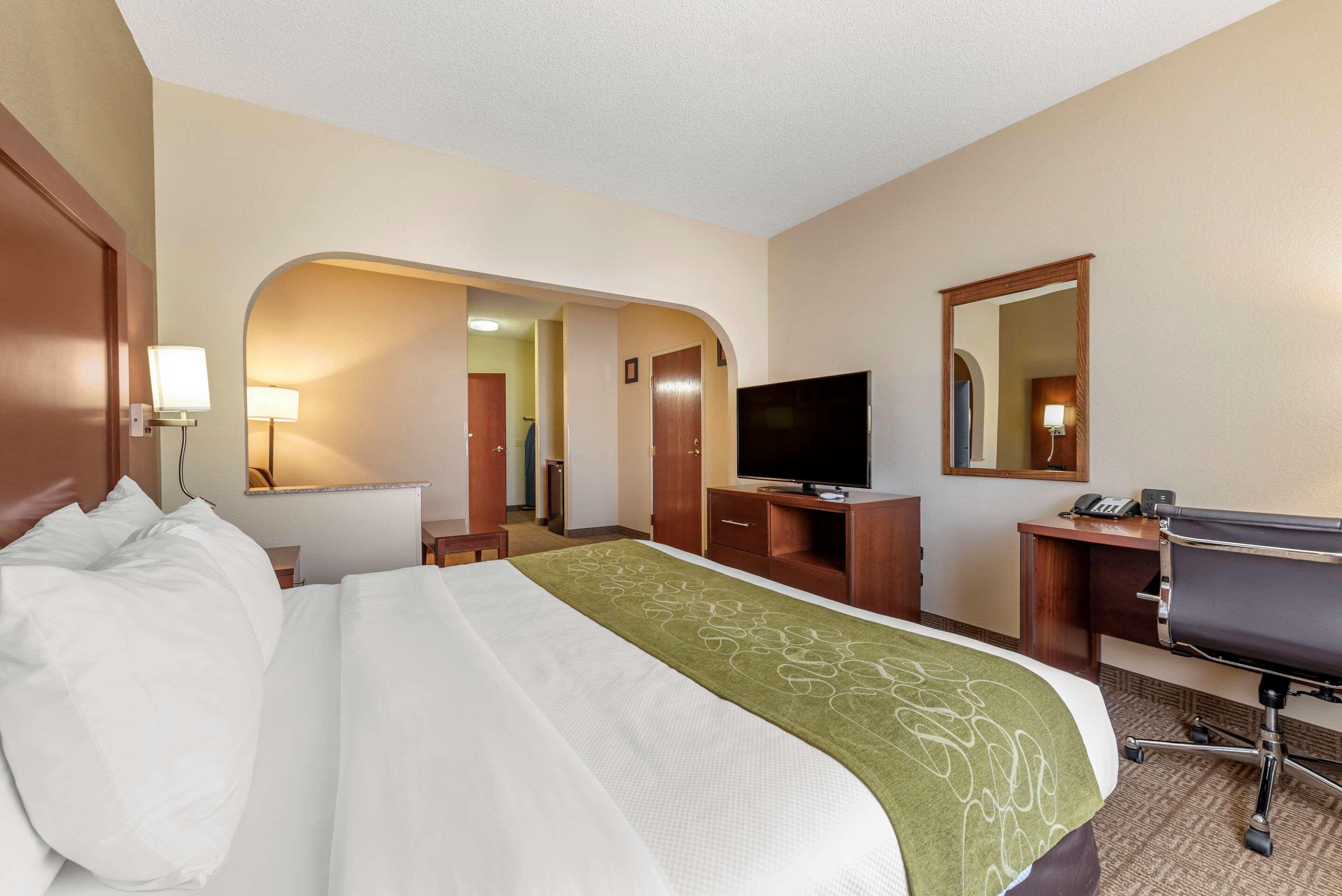 קאסל רוק Comfort Suites מראה חיצוני תמונה
