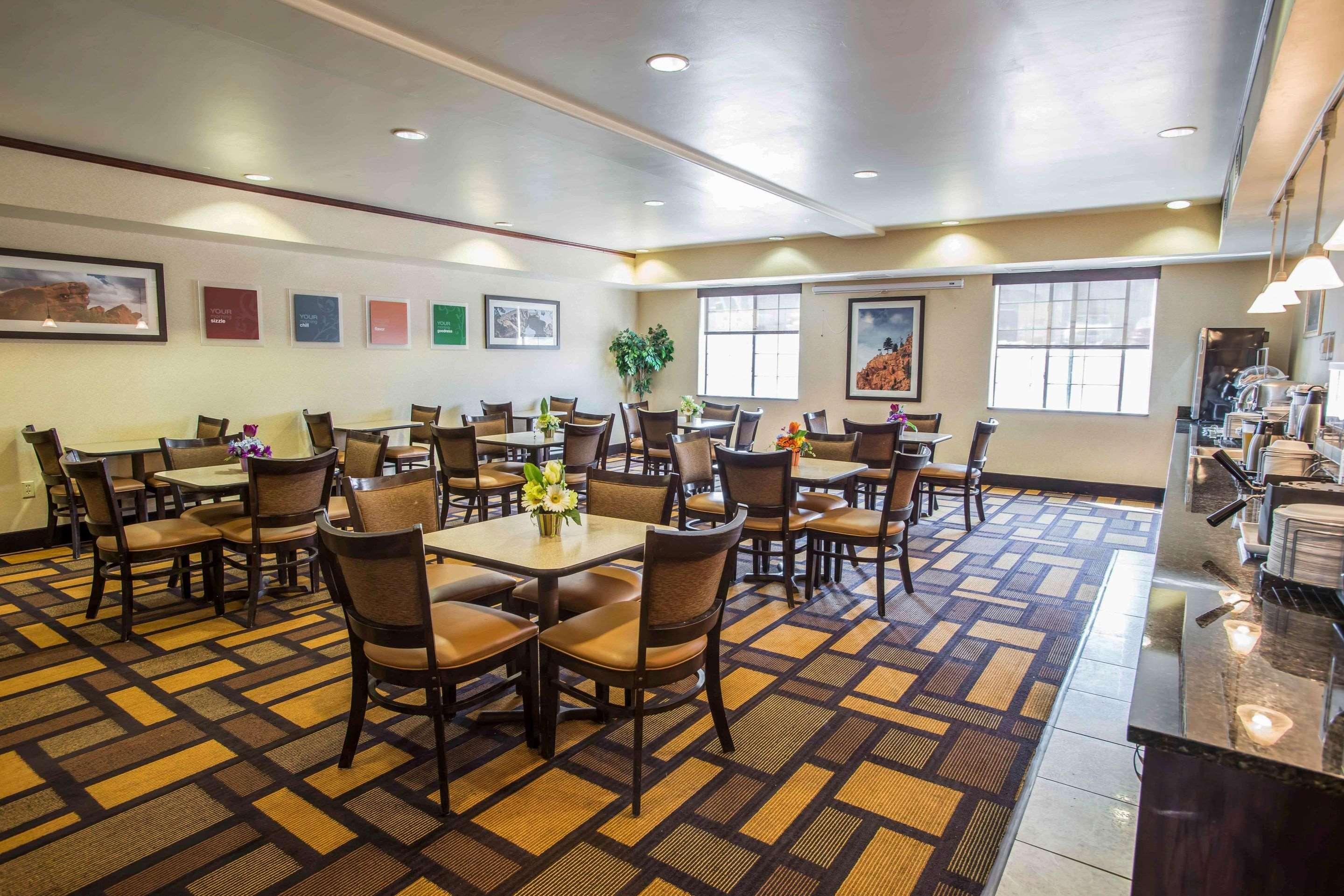 קאסל רוק Comfort Suites מראה חיצוני תמונה