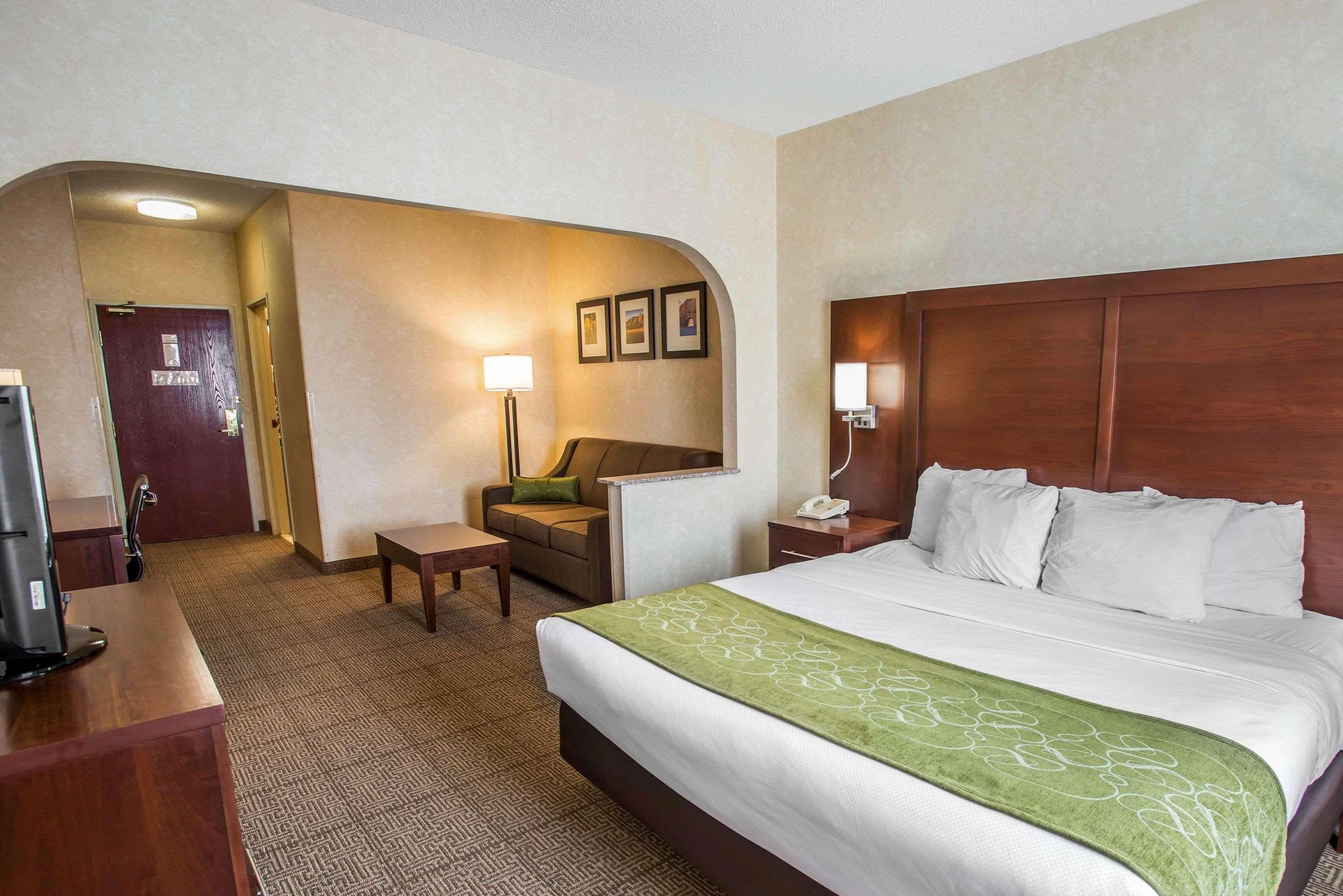 קאסל רוק Comfort Suites מראה חיצוני תמונה