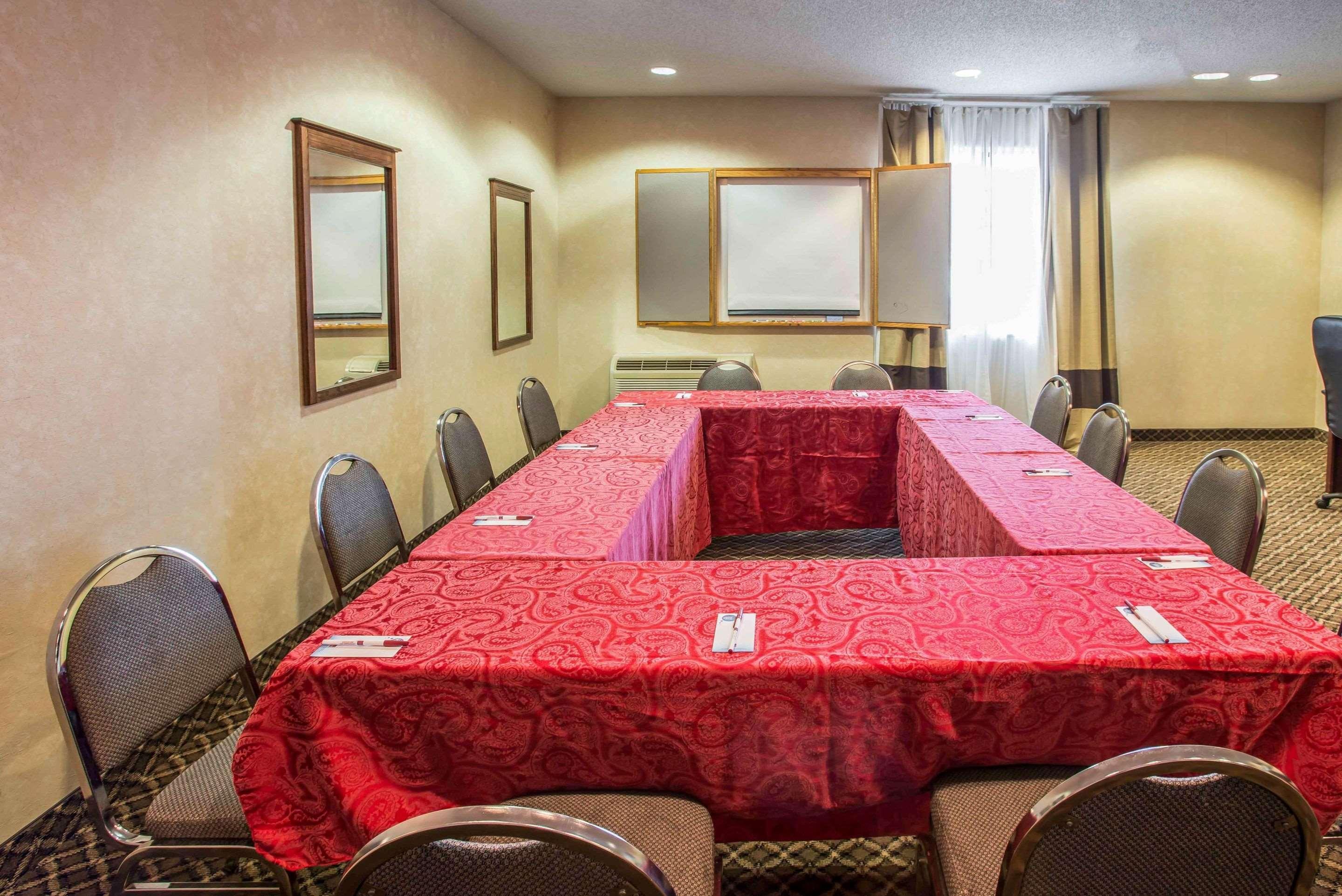 קאסל רוק Comfort Suites מראה חיצוני תמונה