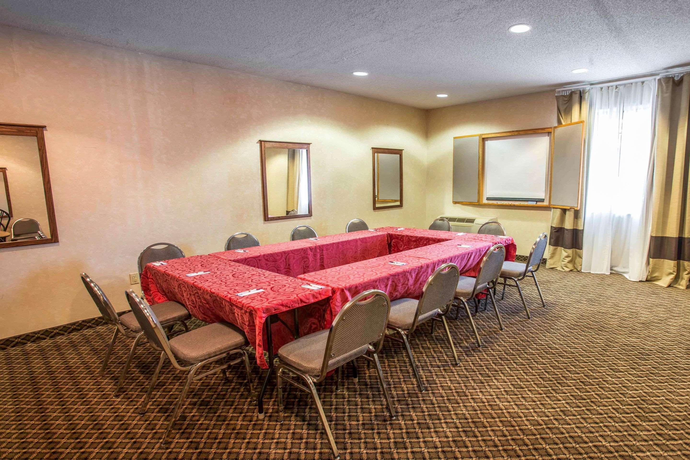 קאסל רוק Comfort Suites מראה חיצוני תמונה
