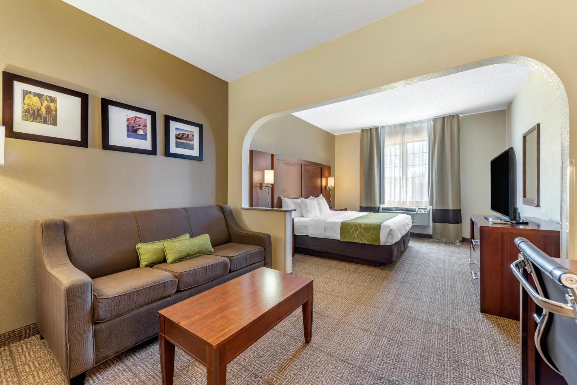 קאסל רוק Comfort Suites חדר תמונה