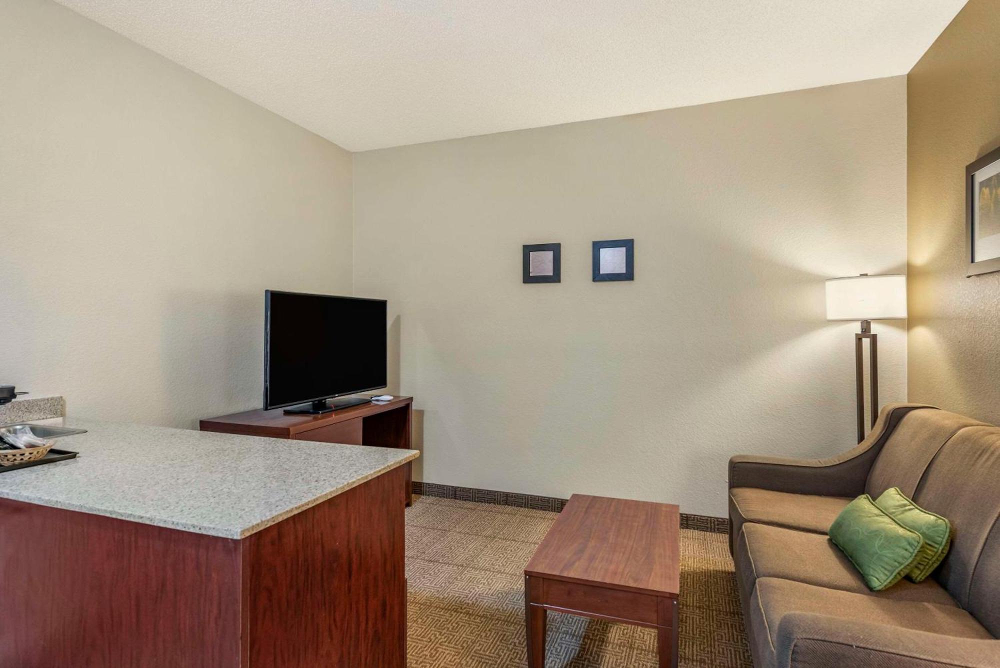 קאסל רוק Comfort Suites מראה חיצוני תמונה