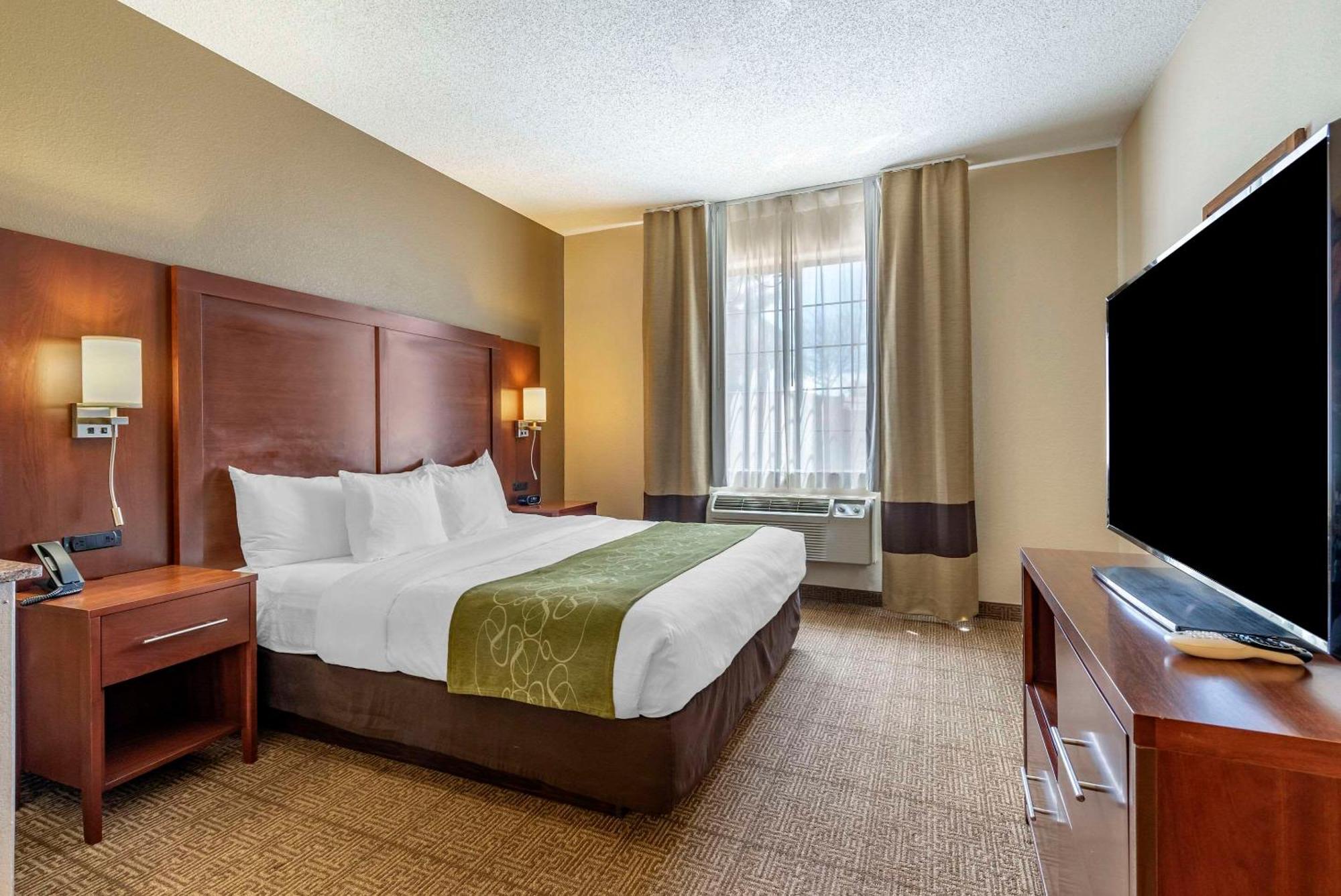 קאסל רוק Comfort Suites מראה חיצוני תמונה
