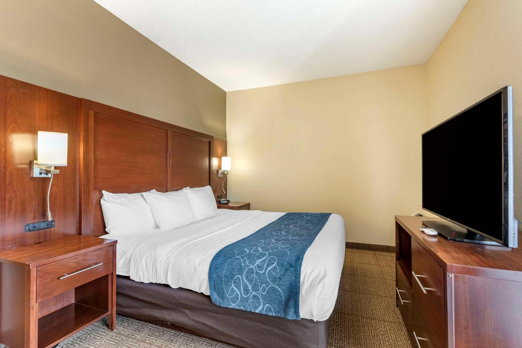 קאסל רוק Comfort Suites מראה חיצוני תמונה