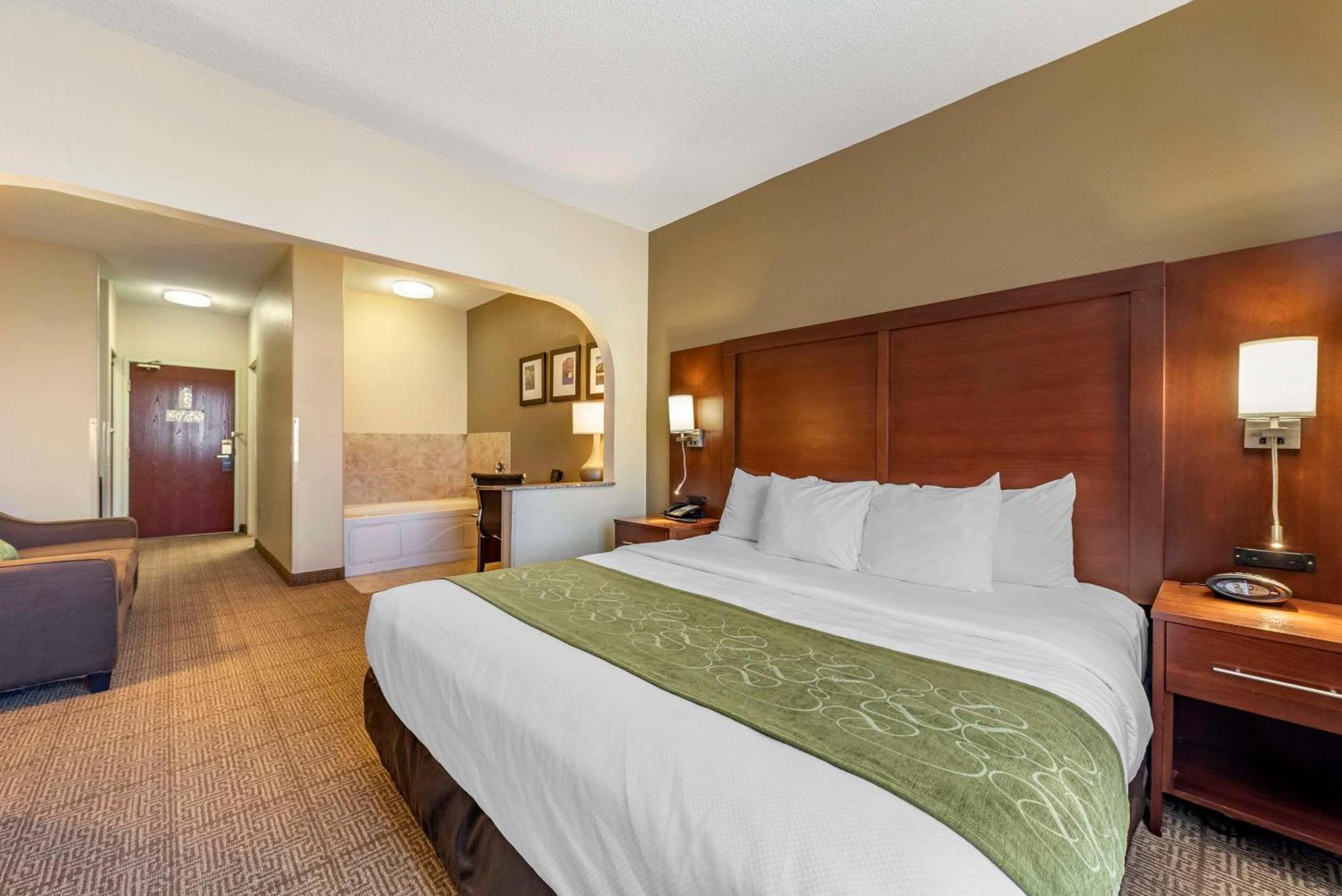 קאסל רוק Comfort Suites מראה חיצוני תמונה