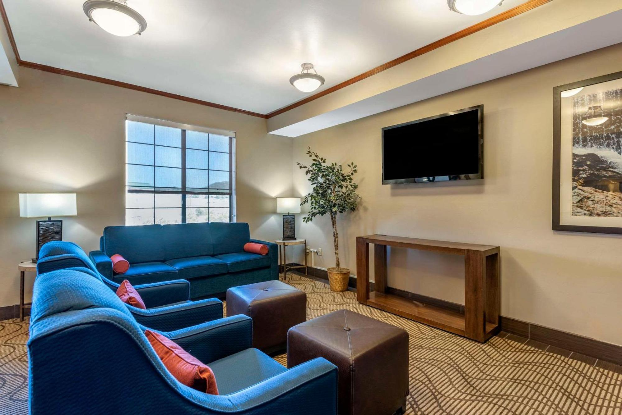 קאסל רוק Comfort Suites מראה חיצוני תמונה